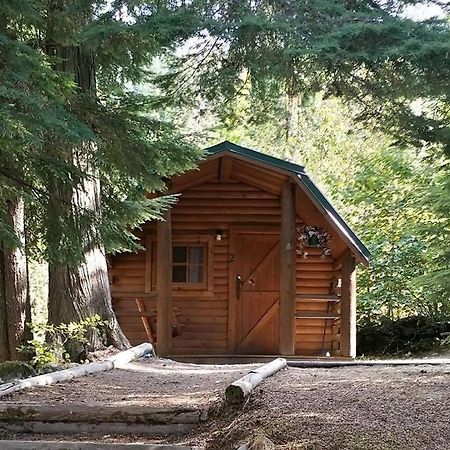 Sicamous Rv & Cabin Resort Malakwa Экстерьер фото