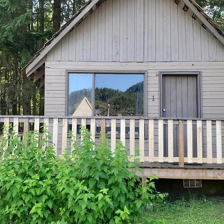 Sicamous Rv & Cabin Resort Malakwa Экстерьер фото