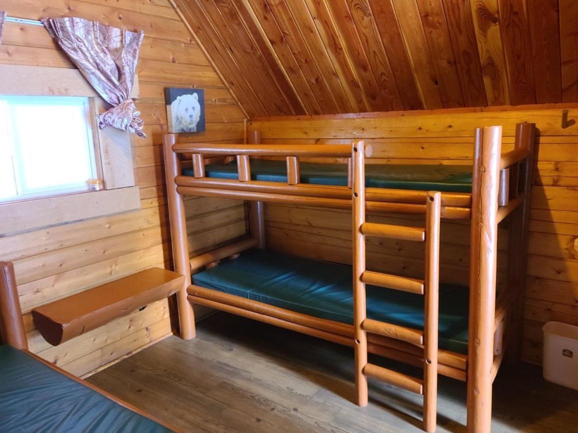 Sicamous Rv & Cabin Resort Malakwa Экстерьер фото