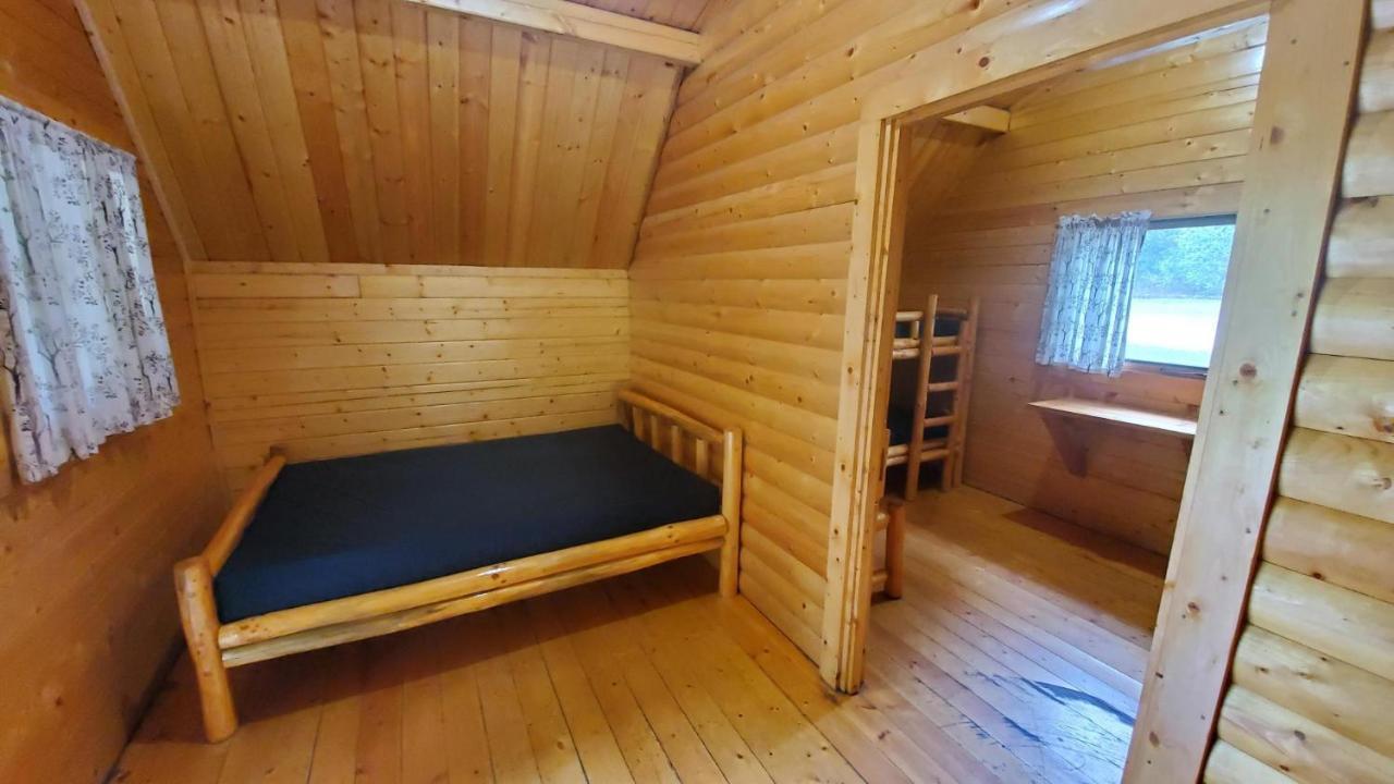 Sicamous Rv & Cabin Resort Malakwa Экстерьер фото