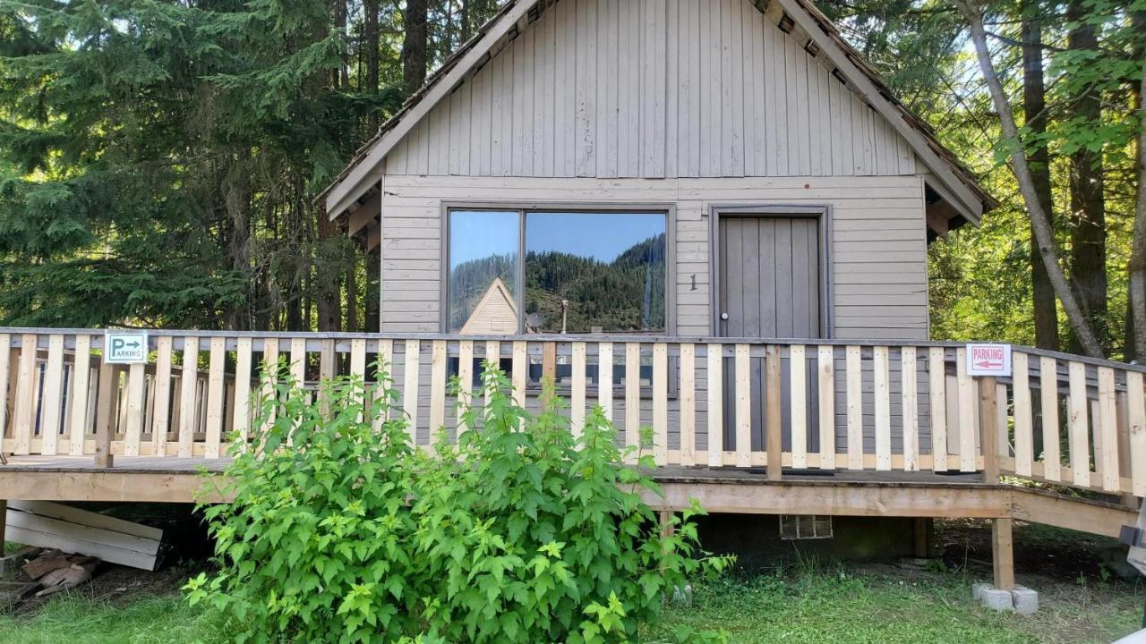 Sicamous Rv & Cabin Resort Malakwa Экстерьер фото
